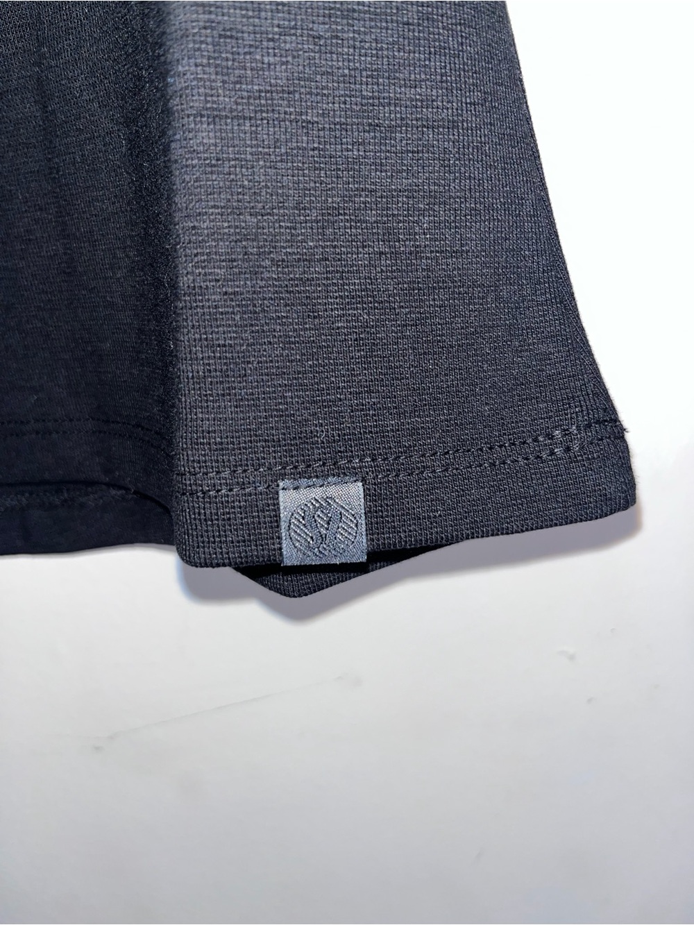lululemon athletica Women's Short Sleeve Tee — black - Picture 4 of 4